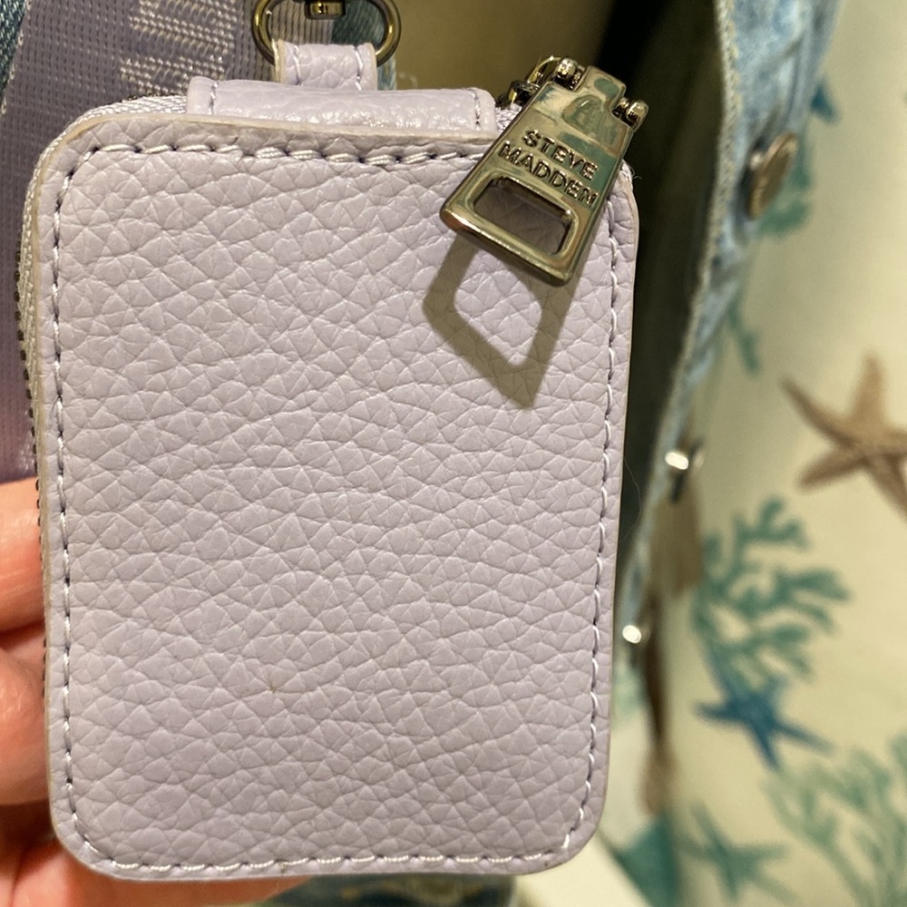 Steve Madden Crossbody Satchel AirPods Pouch and Chain Charm Violet NWT - Picture 4 of 5